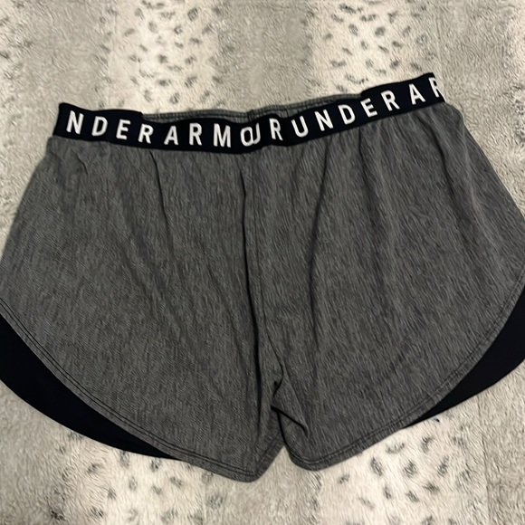 Under Armour activewear shorts with pockets - Picture 2 of 3